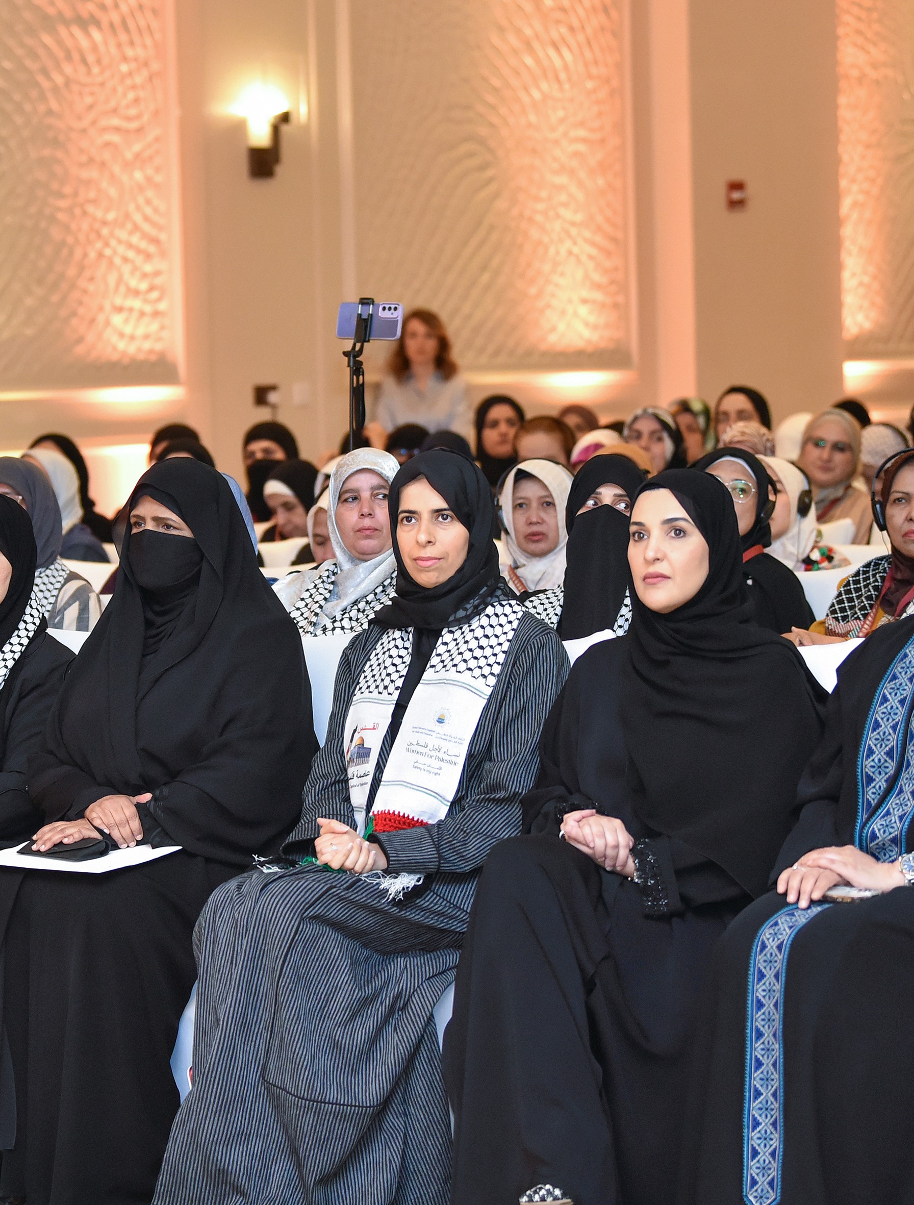 سعادة السيدة لولوة الخاطر